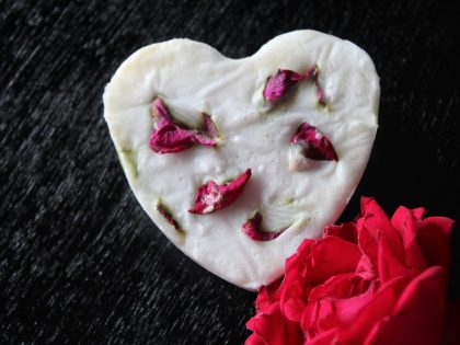 handmade-dried-rose-organic-soap-natural-soap