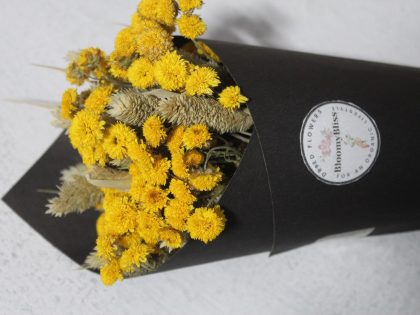 yellow-beauty-dried-flowers-bouquet