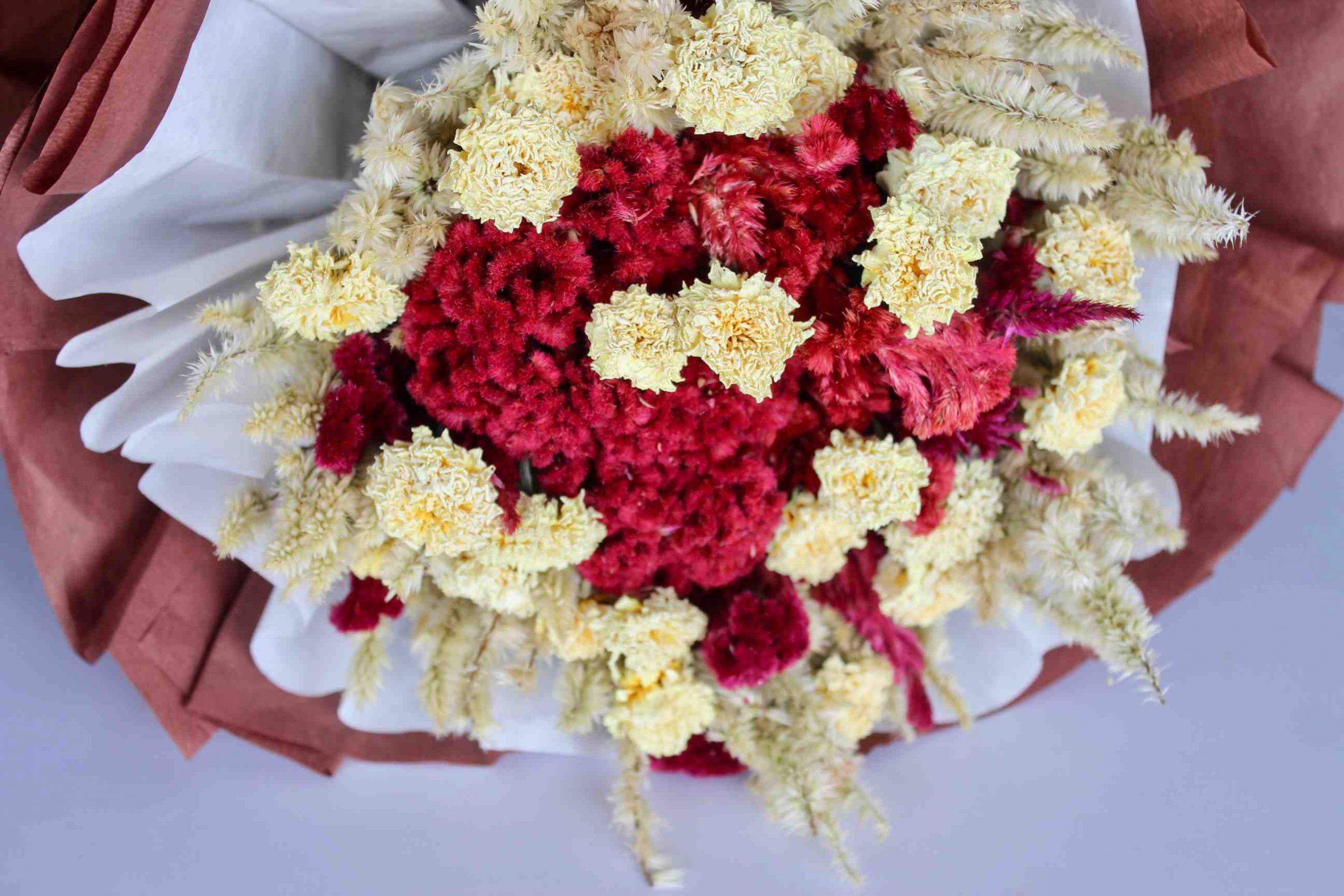 Natural Dry Flowers Bouquet Handmade Dried Flower Bouquet, Gift Box Packaging, Birthday Valentine's Day Gifts, Size: 24