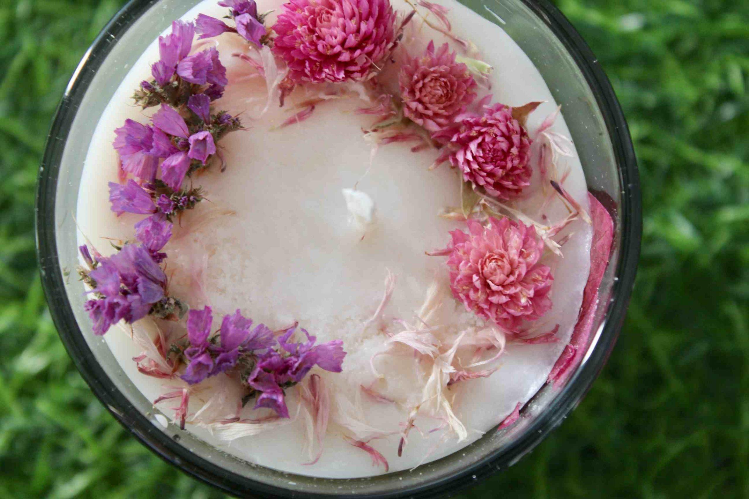 Buy 10 Scented Candle With Dried Flowers - BloomyBliss